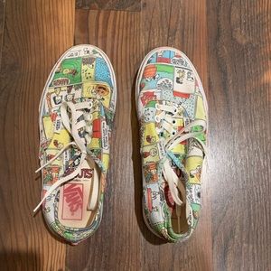 Peanuts themed Vans low cut shoes